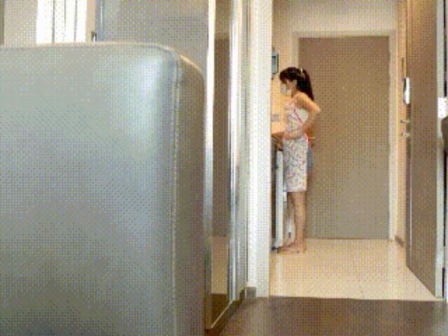 漂亮嫂子请你吃饺子 看到性感大屁屁还想调戏吃嫂子 好猛把嫂子都操虚脱了