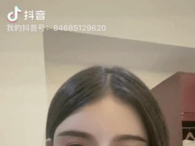 广州美妖 Ts柯冰 ·❤️   好会勾引直男的，嘴活棒棒，直接吸硬就想被操！