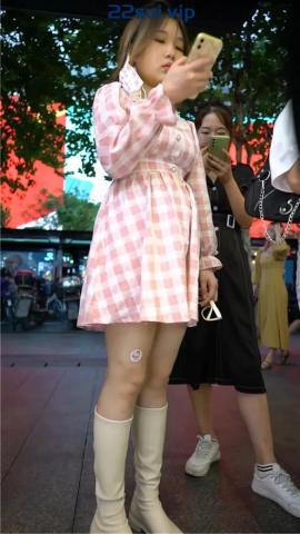 【合集】步行街抄底连衣裙小姐姐穿着透明内裤很清晰的看到她的B毛 1.05GB
